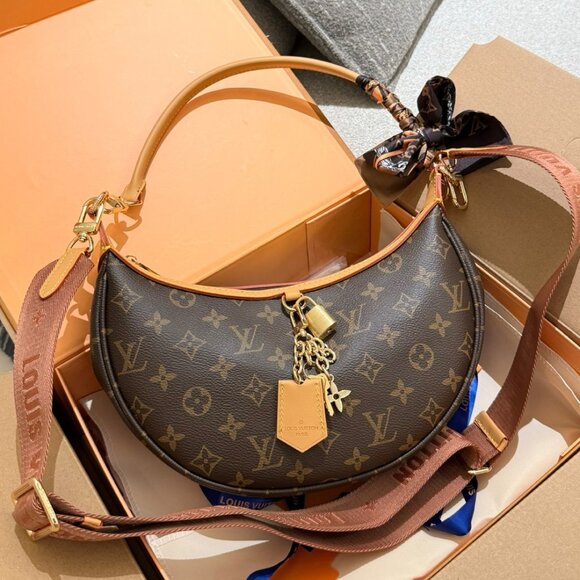 Louis Vuitton Handheld Bags, Chain Bags - Picture 1 of 9